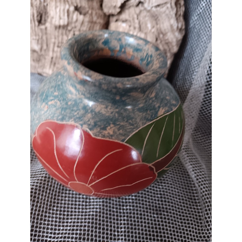 Nicaraguan folk art pottery vase. - Picture 3 of 7